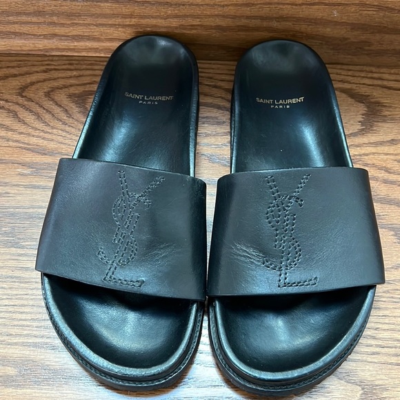 St. Laurent slides - Picture 2 of 8